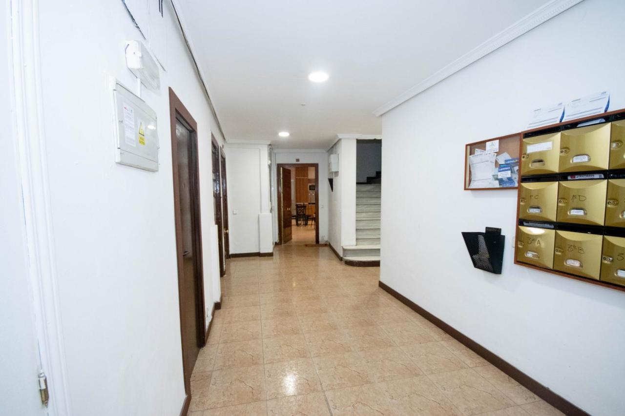 For You Rentals Apartamento Temporal Con Encanto En Malasana Min24 Madrid Exterior foto